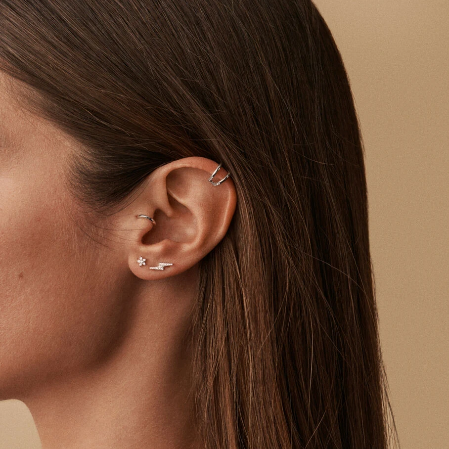 Piercing Puce FLOR6 - Cristal / Argenté 2 Piercing Puce FLOR6 - Cristal / Argenté – Image 2