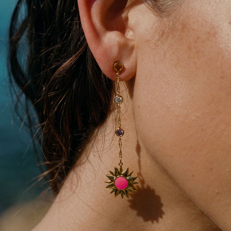 Boucles D'oreilles Pendantes RODEO - Multicolore / Doré 4 Boucles D'oreilles Pendantes RODEO - Multicolore / Doré – Image 4